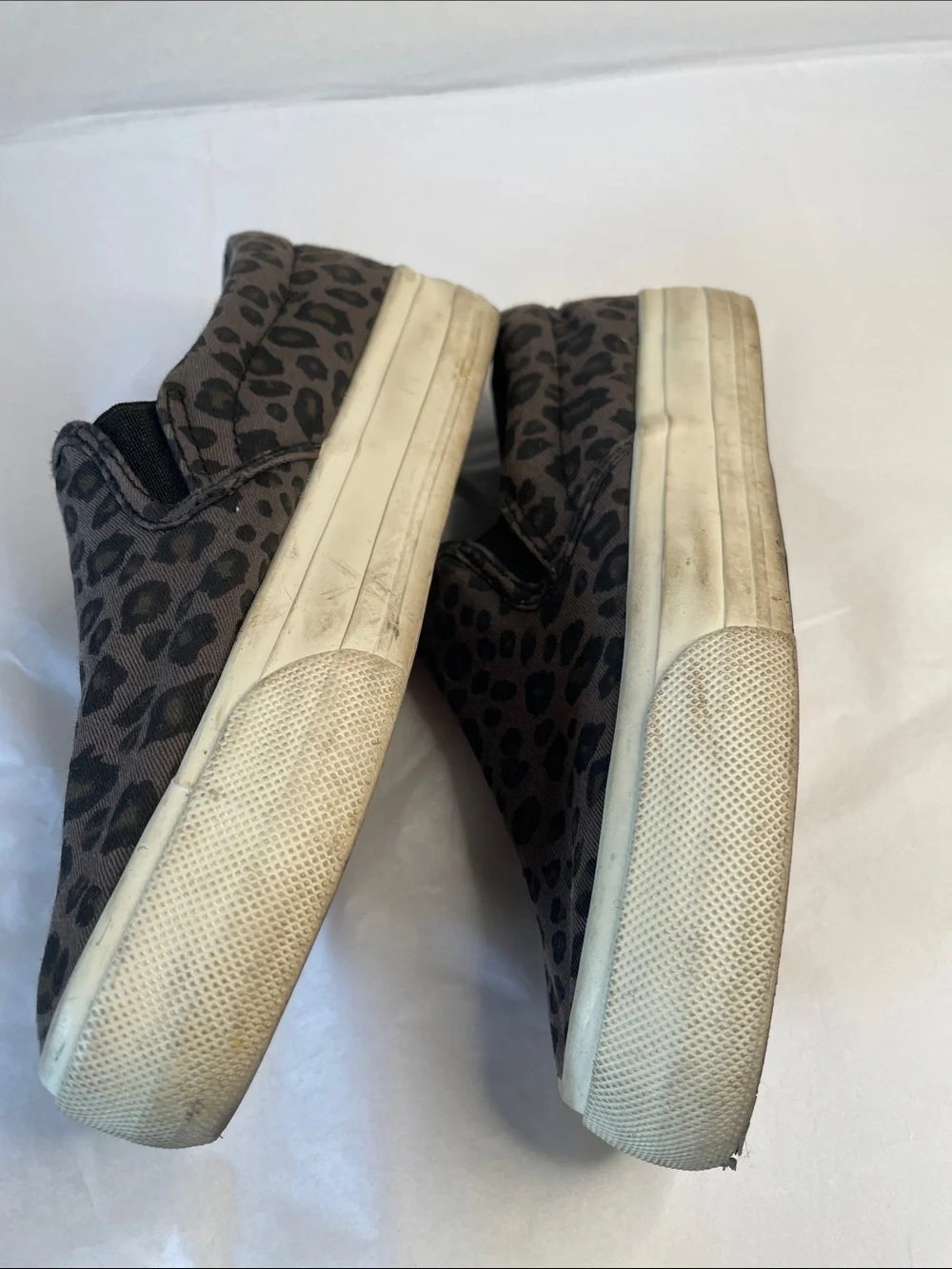 Restricted stylish slip